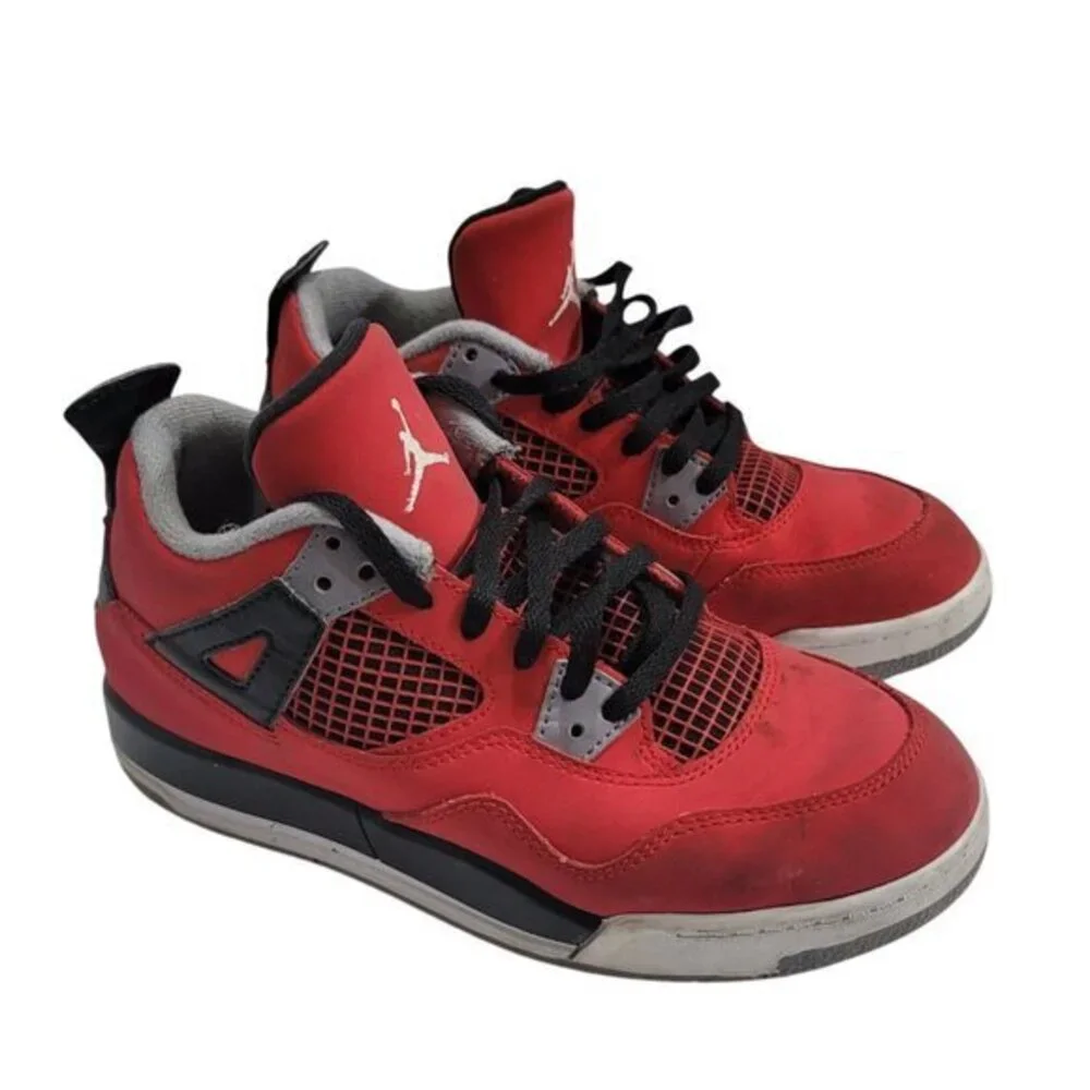 Kids Nike Jordan 4 Retro Toro Bravo High Top Sneakers 3Y Red Black